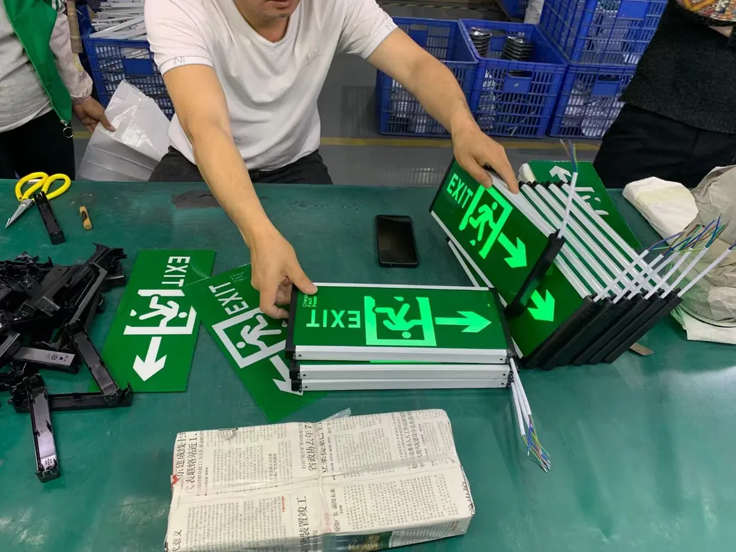 Panneau de sortie de secours à LED rechargeable pour centres commerciaux, supermarchés, aéroports, bureaux, usines 17